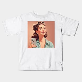 Retro Selfie Smartphone Pin Up Girl Kids T-Shirt